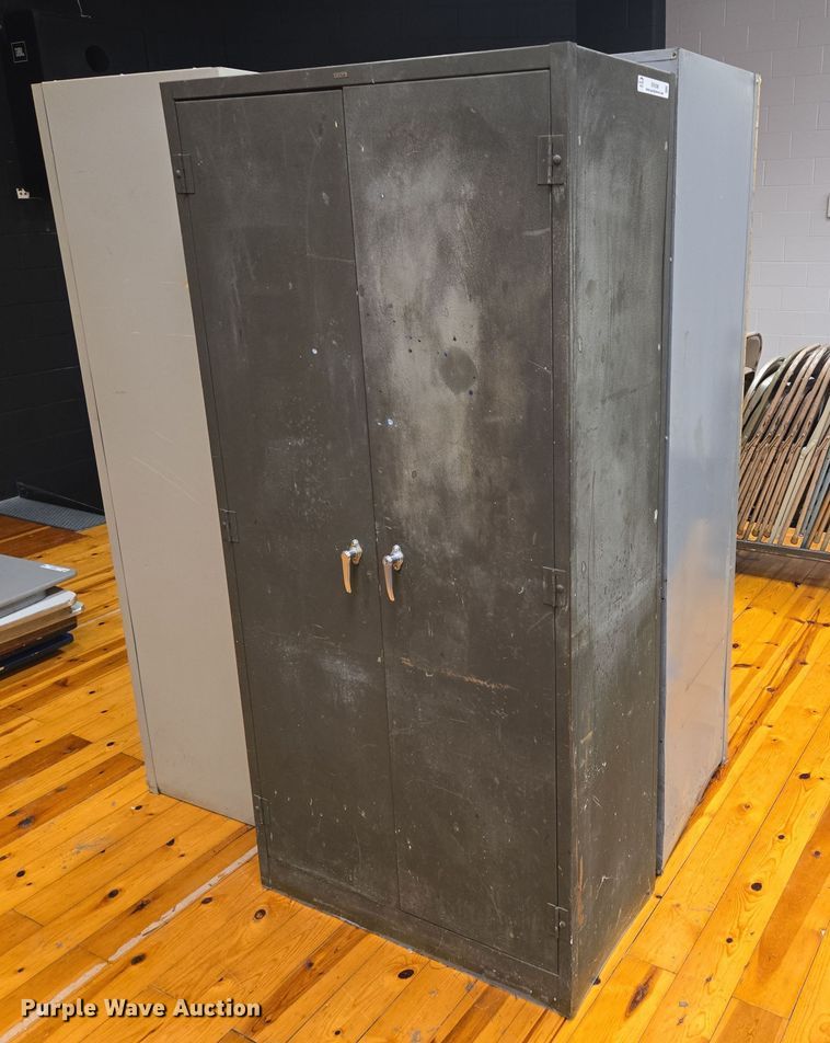 image for item ER5396 (3) storage cabinets