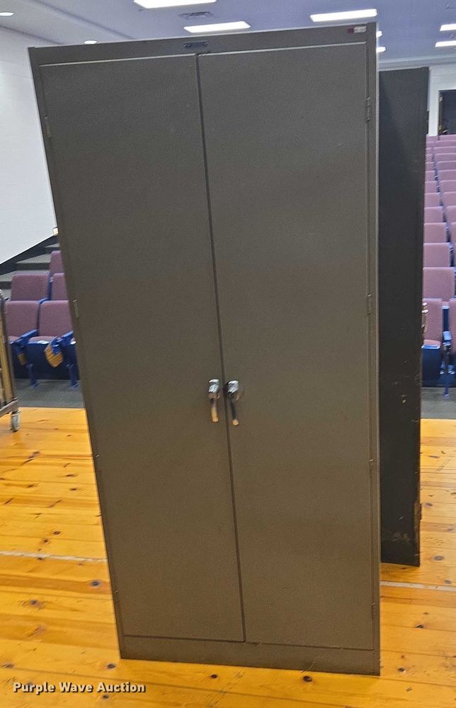 image for item ER5396 (3) storage cabinets