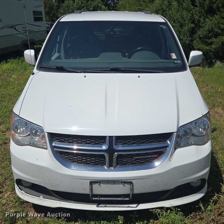 image for item ER5399 2017 Dodge Grand Caravan SXT handicap accessible van