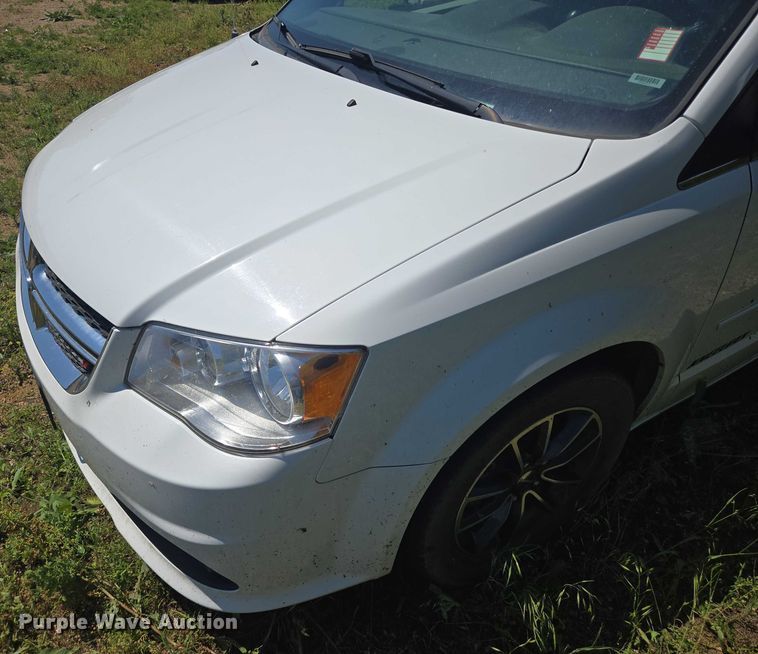 image for item ER5399 2017 Dodge Grand Caravan SXT handicap accessible van