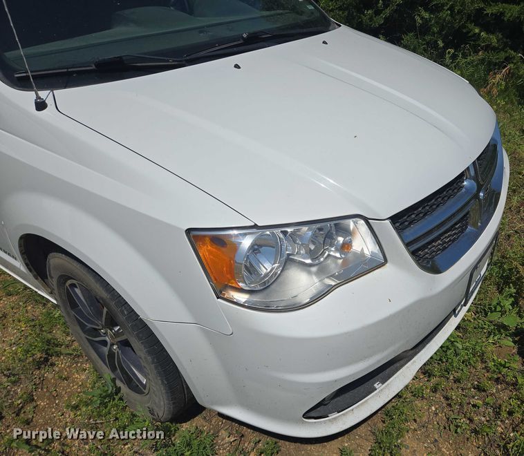 image for item ER5399 2017 Dodge Grand Caravan SXT handicap accessible van
