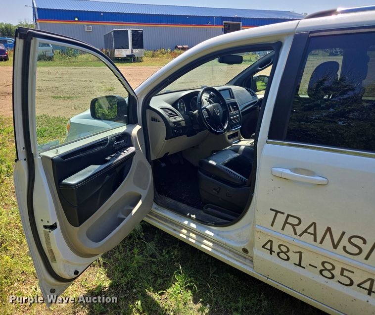 image for item ER5399 2017 Dodge Grand Caravan SXT handicap accessible van