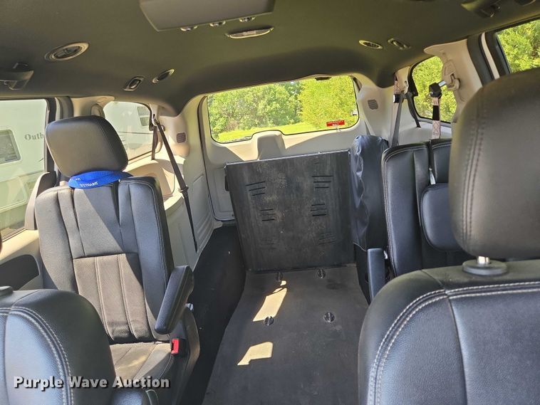 image for item ER5399 2017 Dodge Grand Caravan SXT handicap accessible van