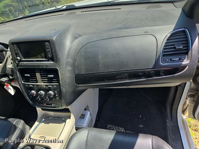 image for item ER5399 2017 Dodge Grand Caravan SXT handicap accessible van