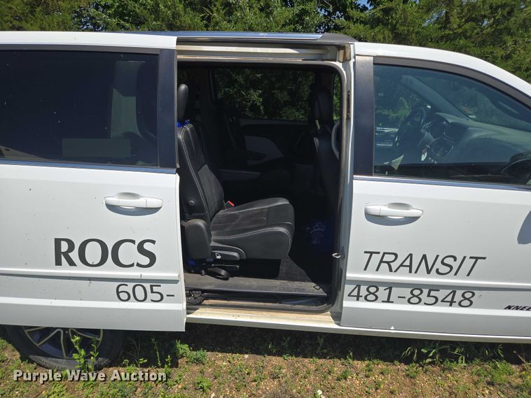 image for item ER5399 2017 Dodge Grand Caravan SXT handicap accessible van