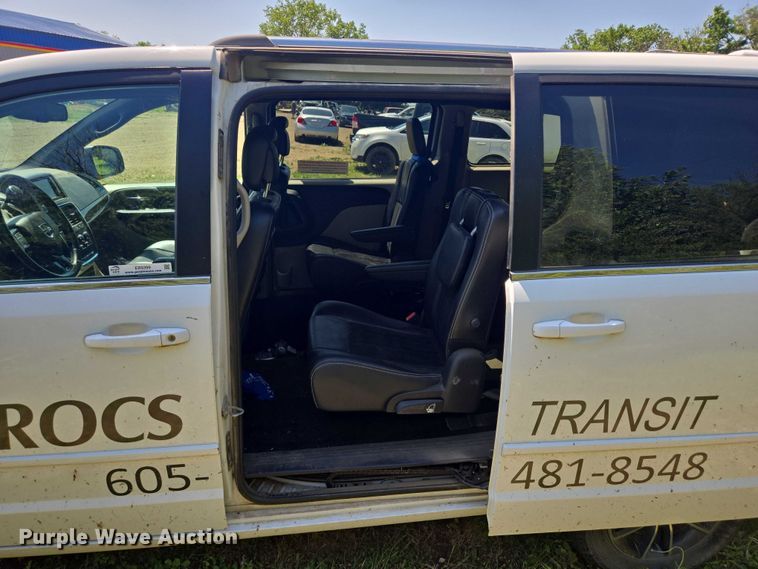 image for item ER5399 2017 Dodge Grand Caravan SXT handicap accessible van