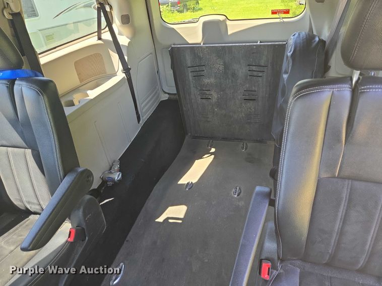 image for item ER5399 2017 Dodge Grand Caravan SXT handicap accessible van