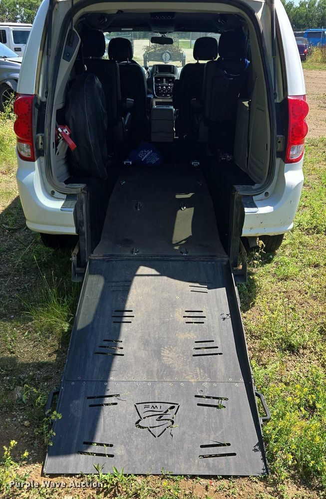 image for item ER5399 2017 Dodge Grand Caravan SXT handicap accessible van