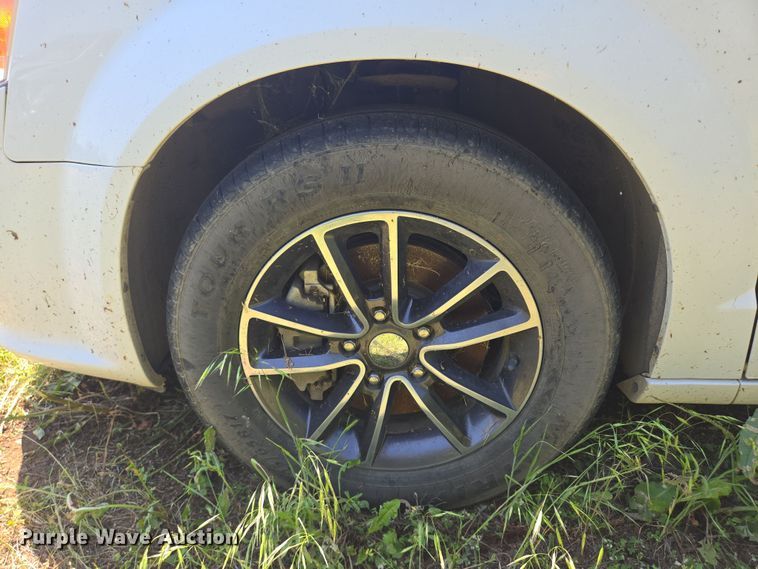 image for item ER5399 2017 Dodge Grand Caravan SXT handicap accessible van