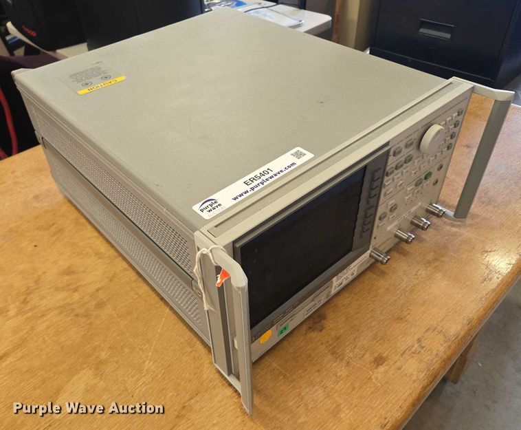 image for item ER5401 Hewlett Packard 8753D network analyzer