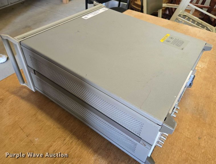 image for item ER5401 Hewlett Packard 8753D network analyzer