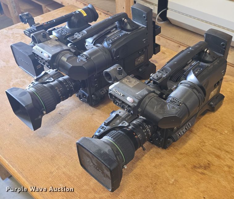 image for item ER5404 (3) camcorders