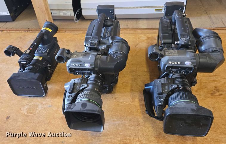 image for item ER5404 (3) camcorders