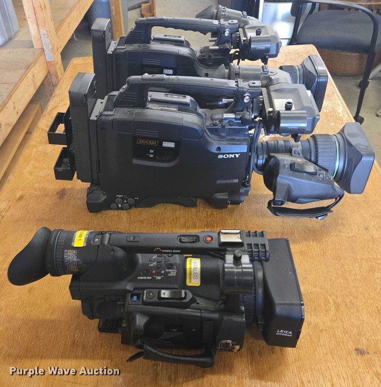 image for item ER5404 (3) camcorders