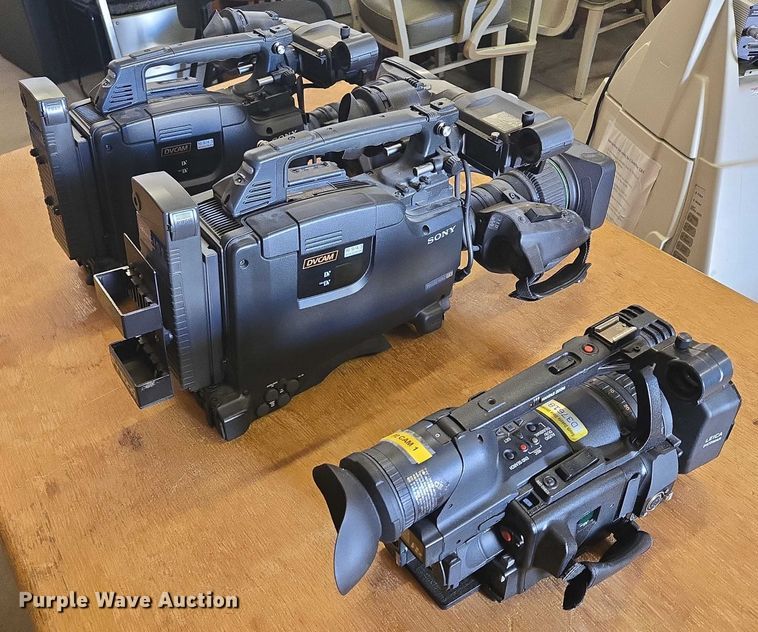 image for item ER5404 (3) camcorders