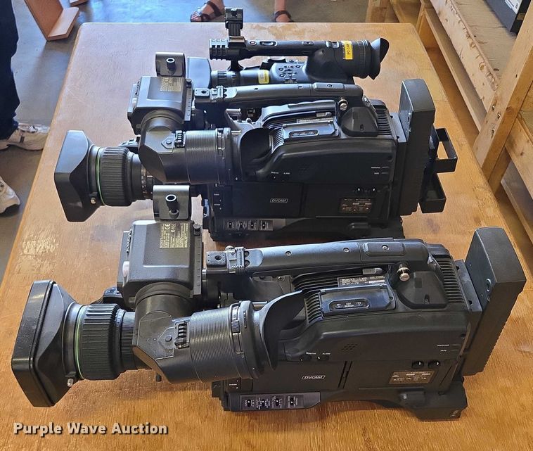 image for item ER5404 (3) camcorders