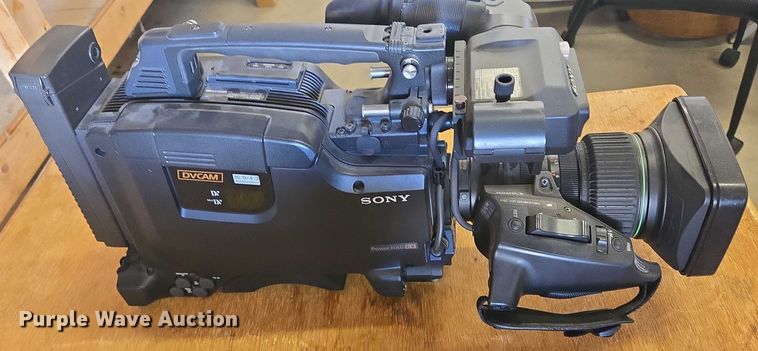 image for item ER5404 (3) camcorders