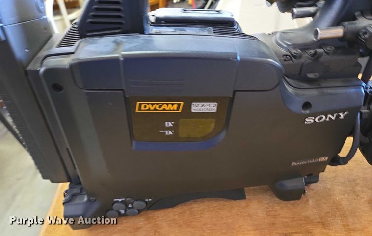 image for item ER5404 (3) camcorders