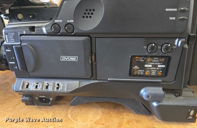 image for item ER5404 (3) camcorders