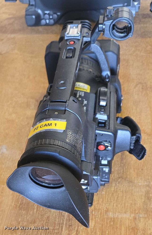 image for item ER5404 (3) camcorders