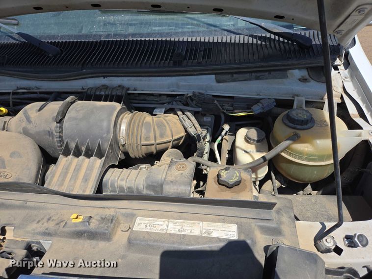 image for item ER5416 2010 Ford E450 Super Duty shuttle bus