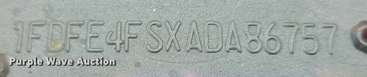 image for item ER5416 2010 Ford E450 Super Duty shuttle bus