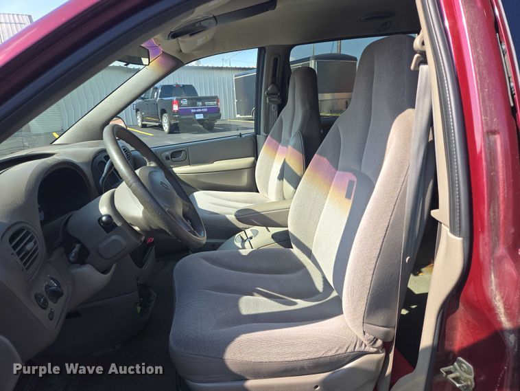 image for item ER5417 2002 Dodge Grand Caravan handicap accessible van