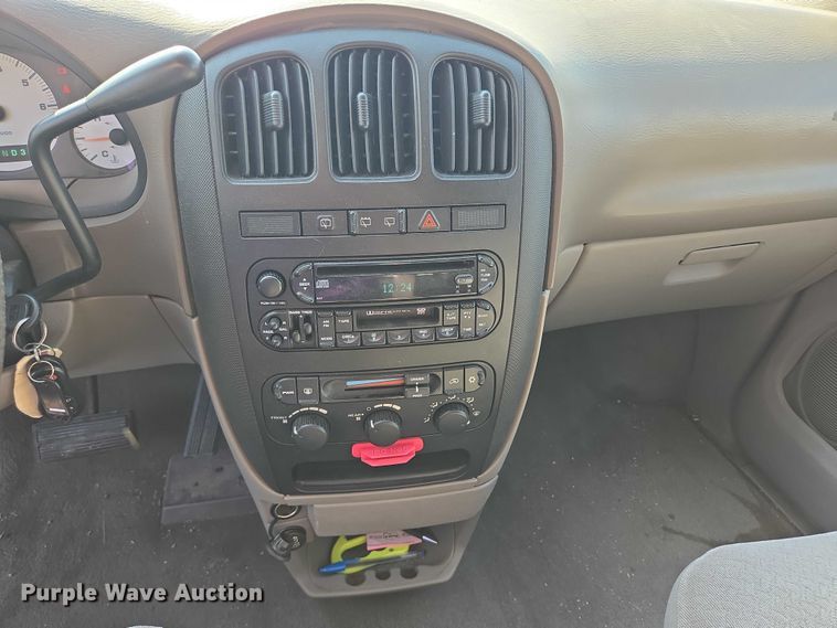 image for item ER5417 2002 Dodge Grand Caravan handicap accessible van