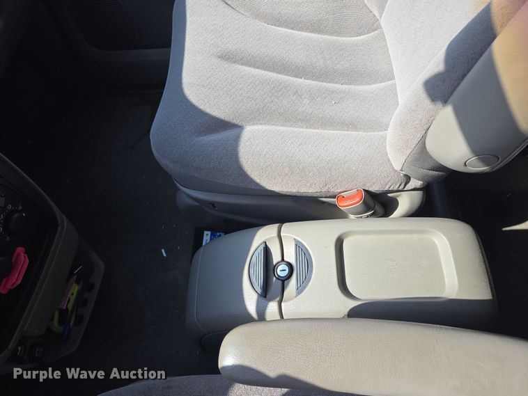 image for item ER5417 2002 Dodge Grand Caravan handicap accessible van