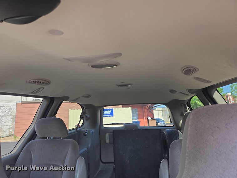 image for item ER5417 2002 Dodge Grand Caravan handicap accessible van
