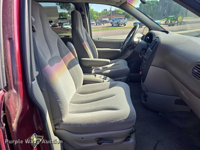 image for item ER5417 2002 Dodge Grand Caravan handicap accessible van