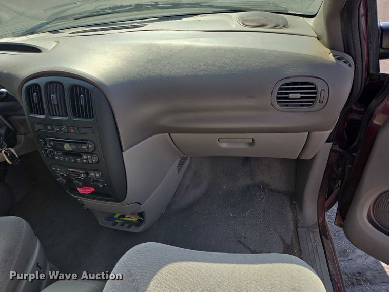 image for item ER5417 2002 Dodge Grand Caravan handicap accessible van