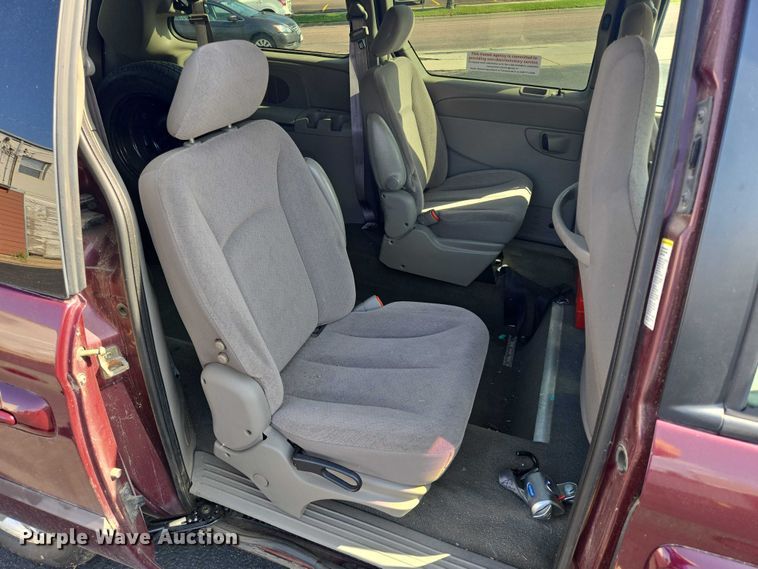 image for item ER5417 2002 Dodge Grand Caravan handicap accessible van