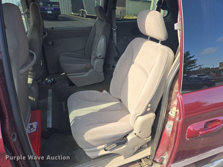 image for item ER5417 2002 Dodge Grand Caravan handicap accessible van