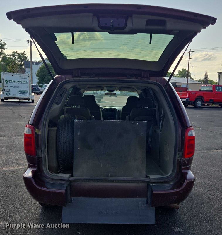 image for item ER5417 2002 Dodge Grand Caravan handicap accessible van