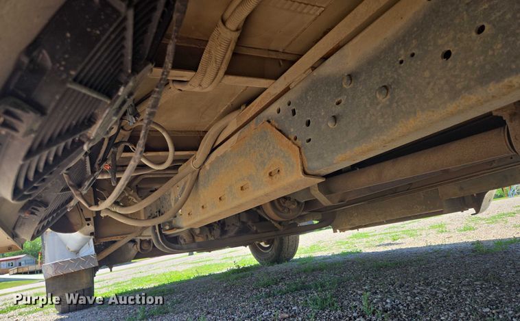 image for item ER5418 2003 Ford E450 Super Duty shuttle bus