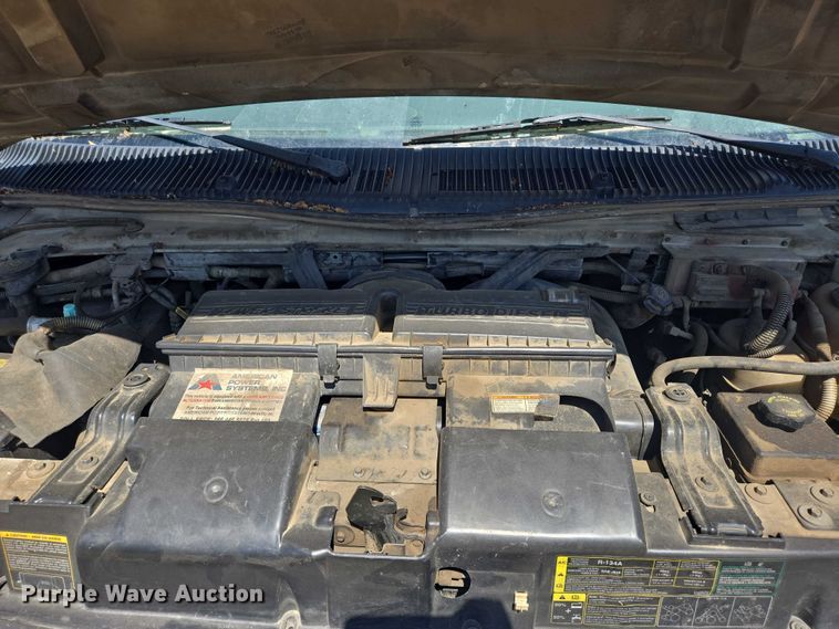 image for item ER5418 2003 Ford E450 Super Duty shuttle bus