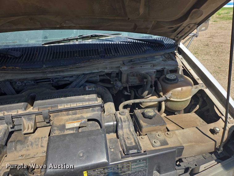 image for item ER5418 2003 Ford E450 Super Duty shuttle bus