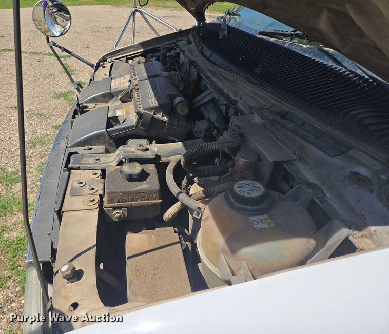 image for item ER5418 2003 Ford E450 Super Duty shuttle bus