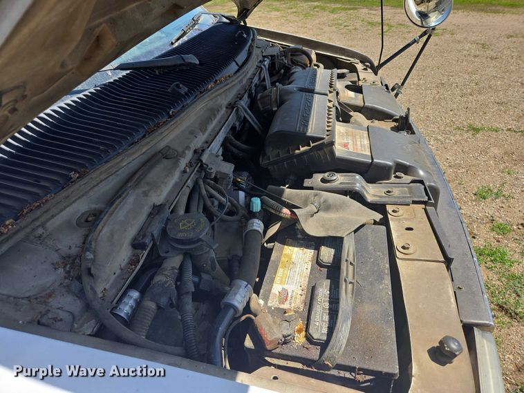 image for item ER5418 2003 Ford E450 Super Duty shuttle bus