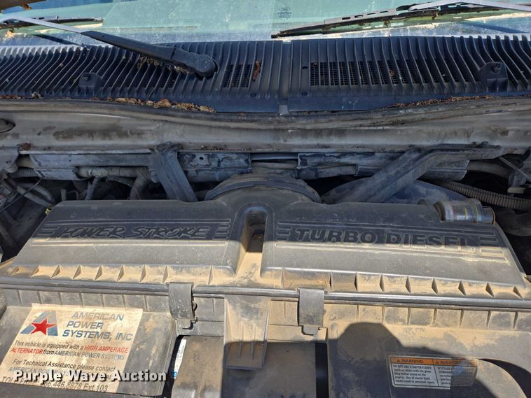 image for item ER5418 2003 Ford E450 Super Duty shuttle bus