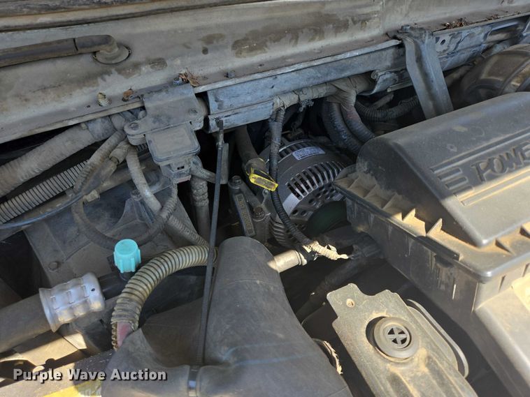 image for item ER5418 2003 Ford E450 Super Duty shuttle bus