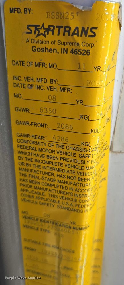 image for item ER5418 2003 Ford E450 Super Duty shuttle bus