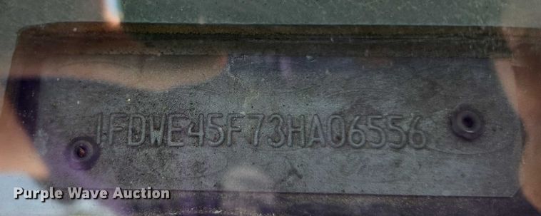 image for item ER5418 2003 Ford E450 Super Duty shuttle bus