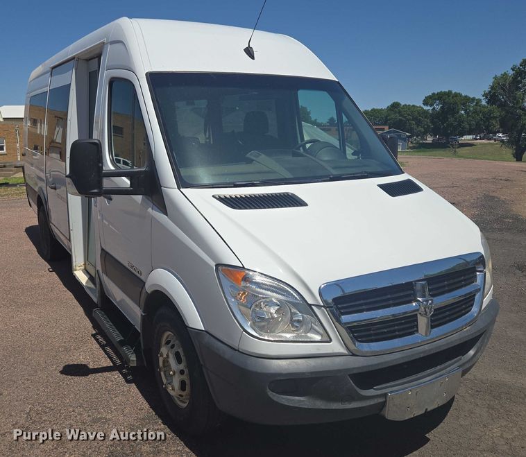 image for item ER5419 2008 Dodge Sprinter 3500 shuttle bus