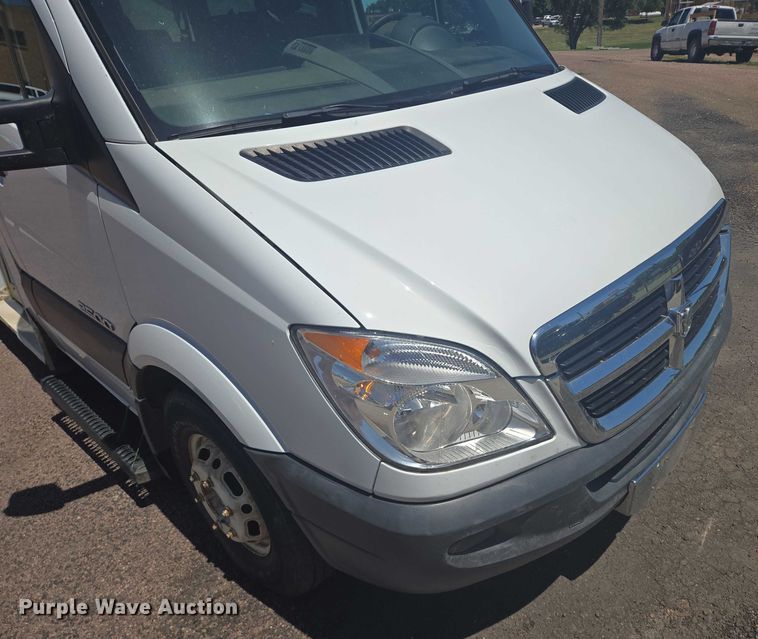 image for item ER5419 2008 Dodge Sprinter 3500 shuttle bus