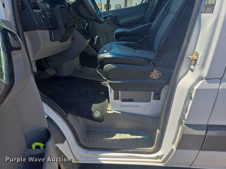 image for item ER5419 2008 Dodge Sprinter 3500 shuttle bus