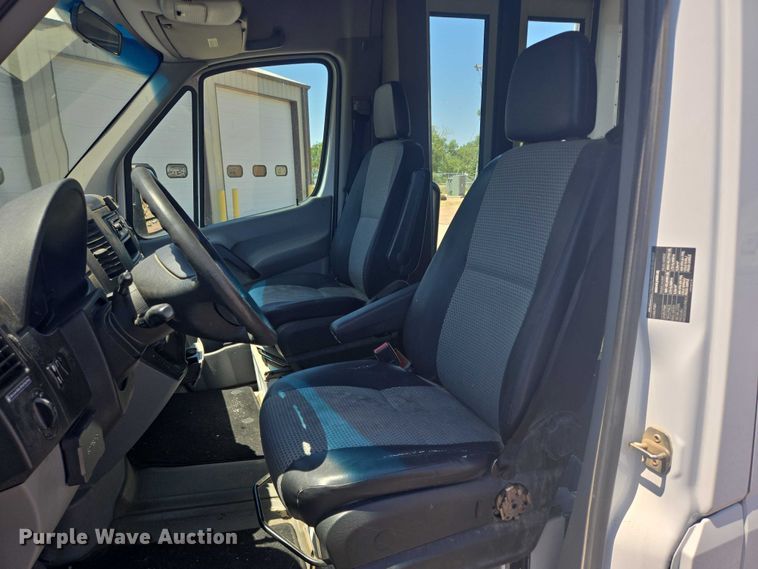 image for item ER5419 2008 Dodge Sprinter 3500 shuttle bus