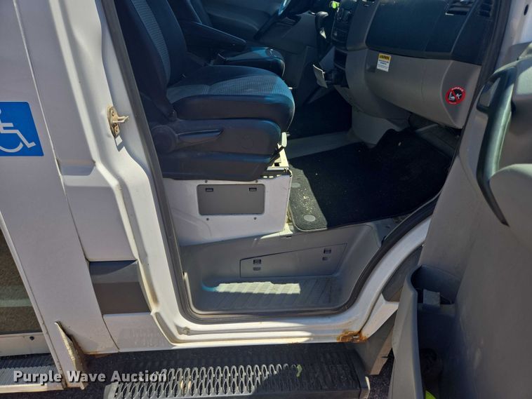 image for item ER5419 2008 Dodge Sprinter 3500 shuttle bus