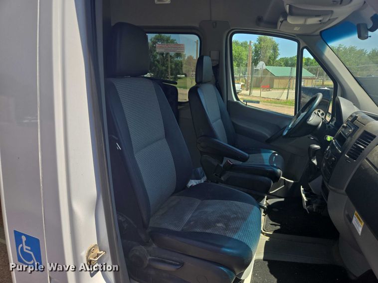 image for item ER5419 2008 Dodge Sprinter 3500 shuttle bus